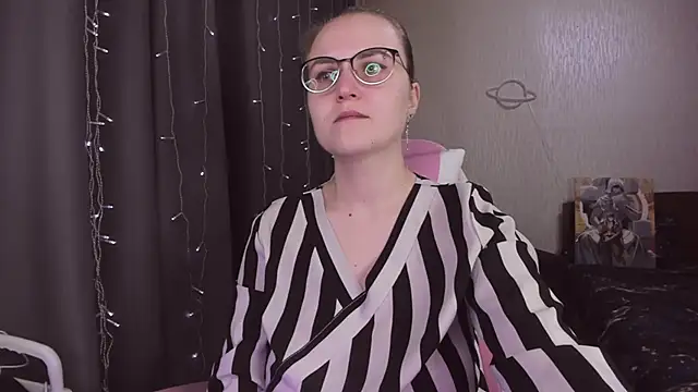 MissBrightShine online show from 11/28/25, 11:10