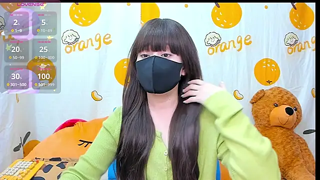 alonelove   online show from 10/25/25, 02:22