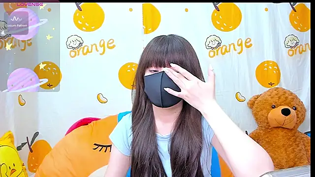 alonelove   online show from 10/27/25, 02:34