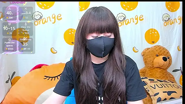 alonelove   online show from 10/26/25, 02:23