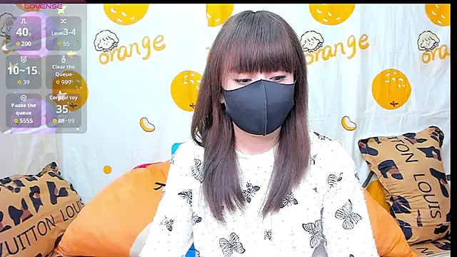 alonelove   online show from 10/20/25, 02:35