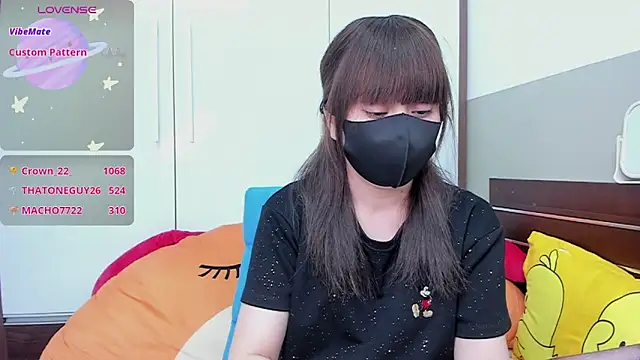 alonelove   online show from 09/30/25, 02:34