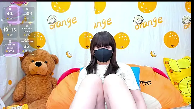 alonelove   online show from 10/19/25, 02:25