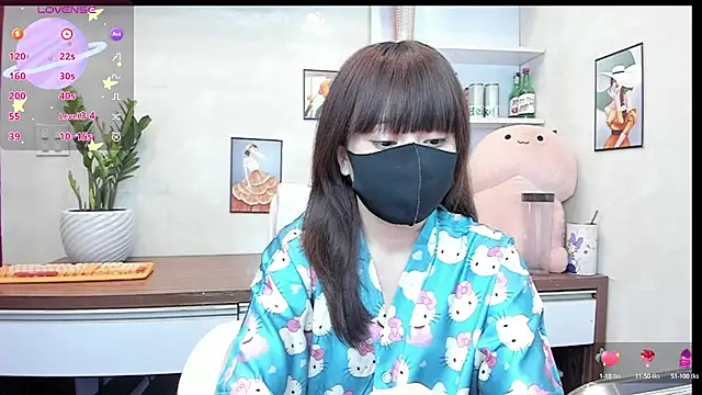 alonelove   online show from 10/05/25, 02:57