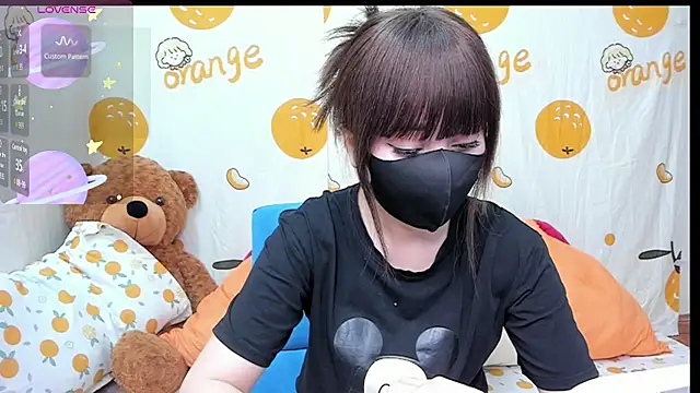 alonelove   online show from 10/14/25, 02:45