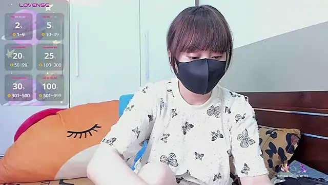 alonelove   online show from 09/13/25, 02:22