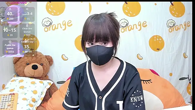 alonelove   online show from 10/15/25, 02:21