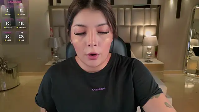 Snapshot of LisaMonroe_ chatting on 02/11/26, 08:31 LisaMonroe online show from 02/11/26, 08:31