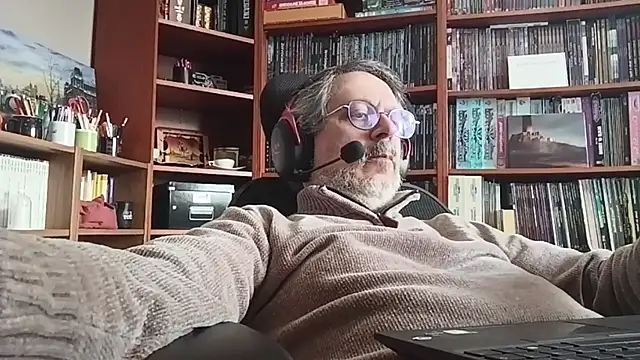 Mandra is a whore online show from 10/31/25, 10:56