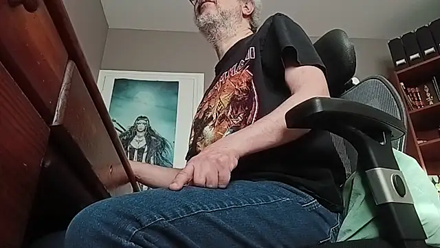 Mandra is a whore online show from 11/12/25, 08:51