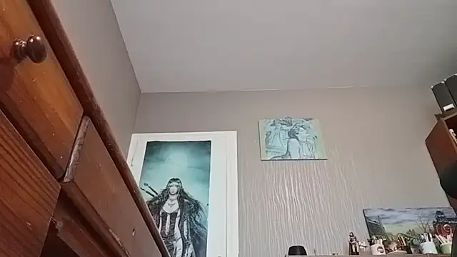 Mandra is a whore online show from 12/19/25, 10:06