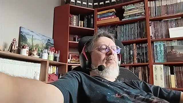 Mandra is a whore online show from 12/17/25, 10:31