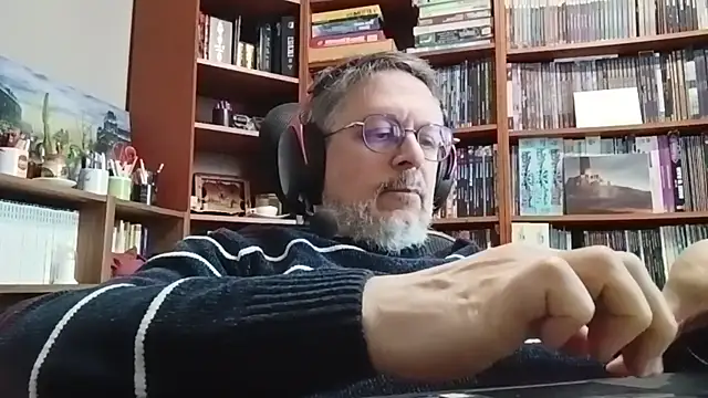 Mandra is a whore online show from 11/27/25, 10:37