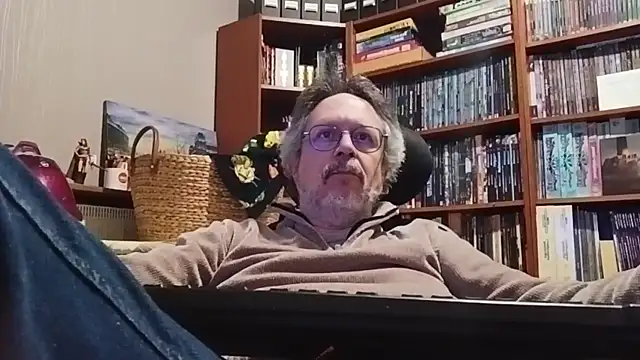 Mandra is a whore online show from 10/25/25, 10:10