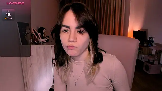 Snapshot of _selectrra chatting on 03/18/25, 12:50 selectrra online show from 03/18/25, 12:50