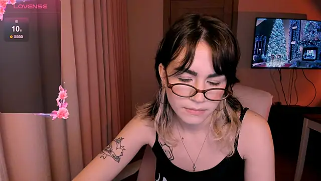 Snapshot of _selectrra chatting on 12/25/24, 02:34 selectrra online show from 12/25/24, 02:34