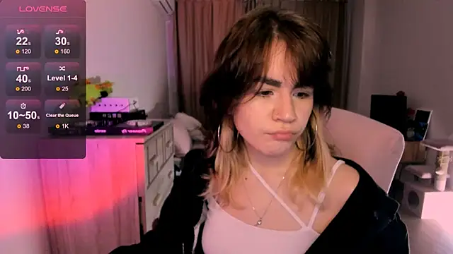 Snapshot of _selectrra chatting on 02/07/25, 12:06 selectrra online show from 02/07/25, 12:06