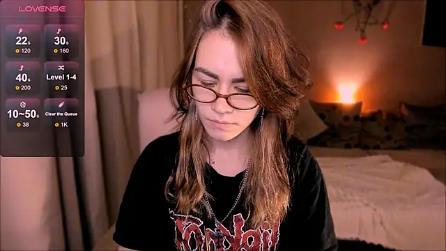 Snapshot of _selectrra chatting on 09/23/25, 08:16 selectrra online show from 09/23/25, 08:16