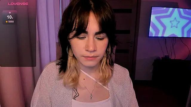 Snapshot of _selectrra chatting on 01/13/25, 12:13 selectrra online show from 01/13/25, 12:13