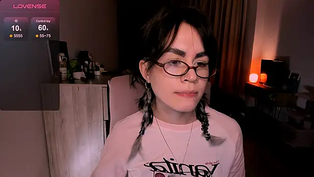 Snapshot of _selectrra chatting on 02/19/25, 03:16 selectrra online show from 02/19/25, 03:16