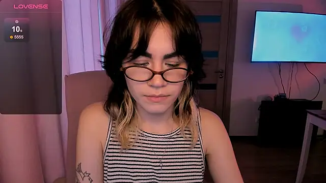 Snapshot of _selectrra chatting on 01/15/25, 11:10 selectrra online show from 01/15/25, 11:10