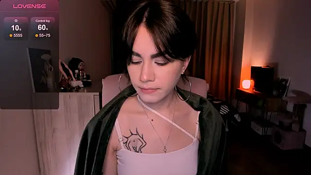 Snapshot of _selectrra chatting on 02/27/25, 11:50 selectrra online show from 02/27/25, 11:50