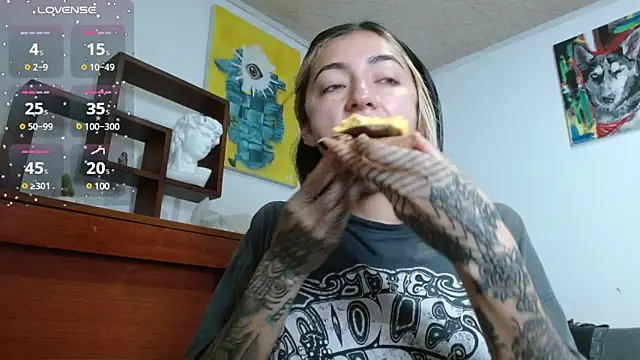 ZoeBakers  online show from 03/19/25, 03:19