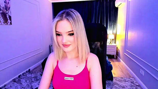 Snapshot of FloweryLove_1 chatting on 03/23/25, 01:53 FloweryLove 1 online show from 03/23/25, 01:53