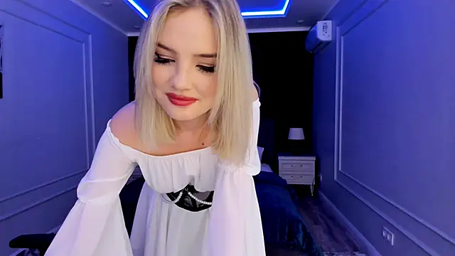 Snapshot of FloweryLove_1 chatting on 03/17/25, 01:57 FloweryLove 1 online show from 03/17/25, 01:57