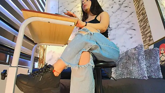 Sophie LittleS online show from 01/13/26, 02:32