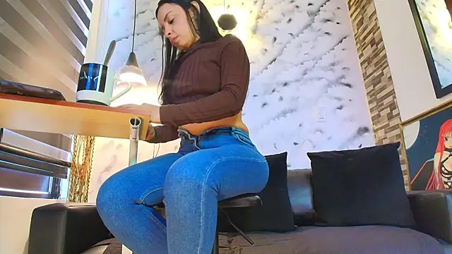 Sophie LittleS online show from 12/18/25, 01:37