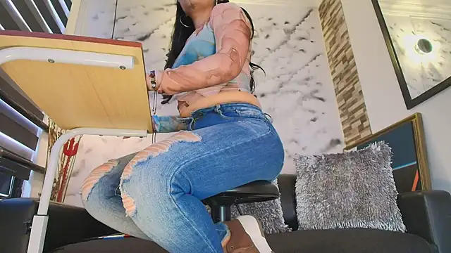 Sophie LittleS online show from 04/07/26, 12:07