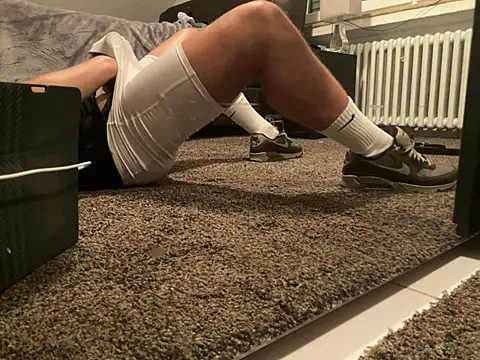 Snapshot of LeviXtreme chatting on 01/11/25, 12:33 LeviXtreme online show from 01/11/25, 12:33