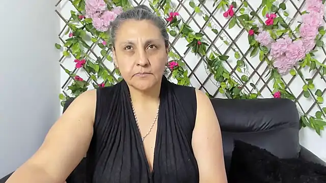 Snapshot of merlyna_goldens chatting on 12/05/25, 01:38 merlyna goldens online show from 12/05/25, 01:38