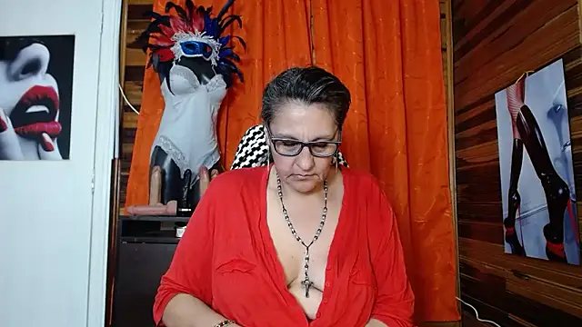 Snapshot of merlyna_goldens chatting on 02/15/25, 03:39 merlyna goldens online show from 02/15/25, 03:39