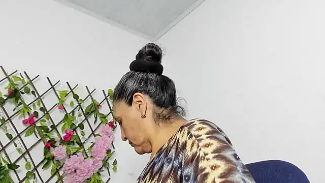 Snapshot of merlyna_goldens chatting on 12/03/25, 11:25 merlyna goldens online show from 12/03/25, 11:25