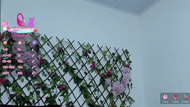 Snapshot of merlyna_goldens chatting on 10/29/25, 11:14 merlyna goldens online show from 10/29/25, 11:14