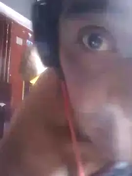 Snapshot of davidatration15 chatting on 10/06/25, 06:19 davidatration15 online show from 10/06/25, 06:19