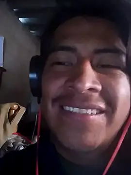 Snapshot of davidatration15 chatting on 09/24/25, 06:36 davidatration15 online show from 09/24/25, 06:36