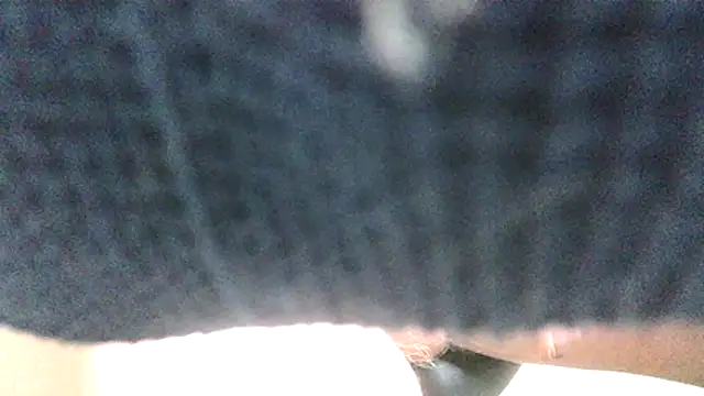 Snapshot of Gregcam chatting on 11/20/25, 05:24 Gregcam online show from 11/20/25, 05:24