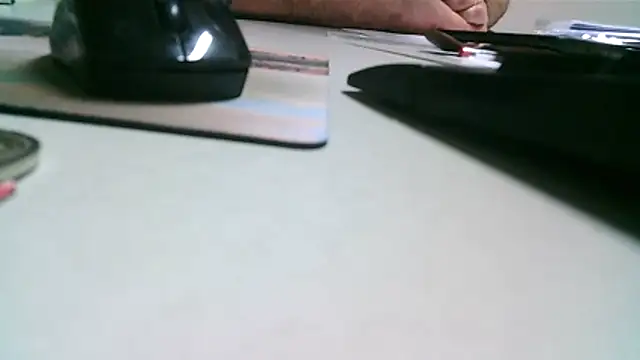Snapshot of Gregcam chatting on 04/29/26, 05:30 Gregcam online show from 04/29/26, 05:30
