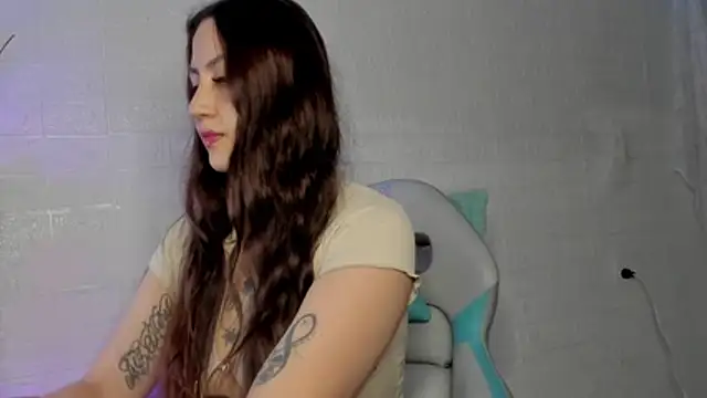 Lauryn muller online show from 05/24/26, 06:13