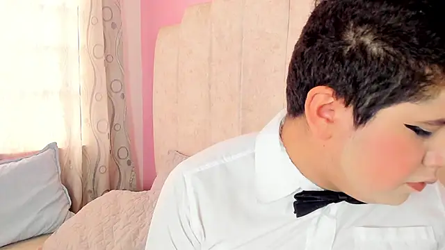 Snapshot of Satuurn_ chatting on 02/11/25, 04:13 Satuurn online show from 02/11/25, 04:13