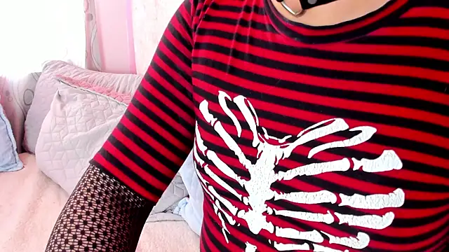 Snapshot of Satuurn_ chatting on 01/25/25, 03:09 Satuurn online show from 01/25/25, 03:09