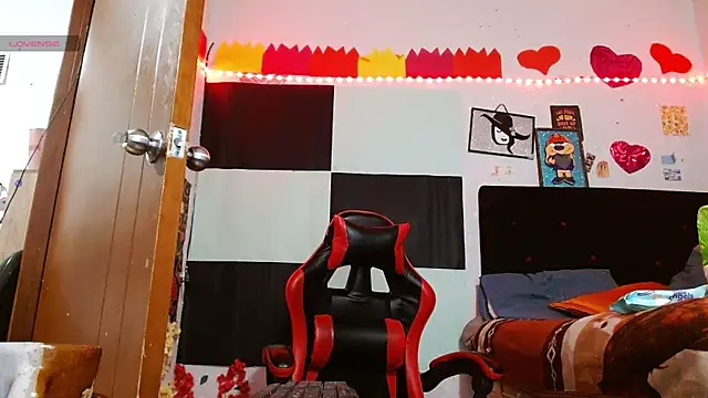 Saray extrovert  online show from 04/11/26, 07:45