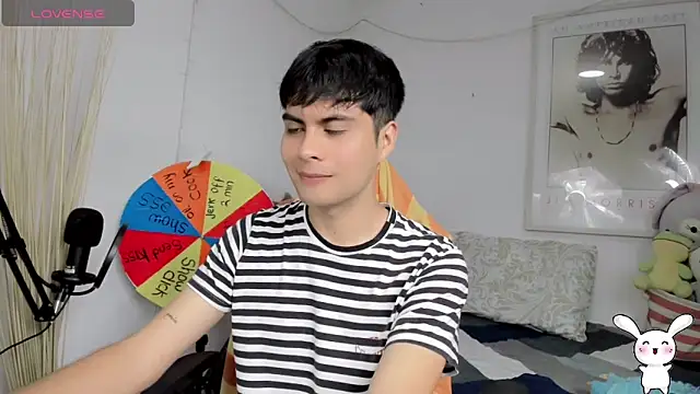 Snapshot of lucas_cute chatting on 01/09/25, 05:11 lucas cute online show from 01/09/25, 05:11