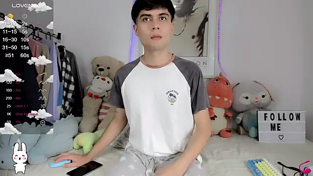 Snapshot of lucas_cute chatting on 02/19/25, 03:16 lucas cute online show from 02/19/25, 03:16