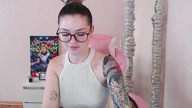 miaacatt online show from 10/03/25, 07:21