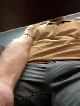 Snapshot of Bigbi6foot5 chatting on 10/15/25, 07:11 Bigbi6foot5 online show from 10/15/25, 07:11