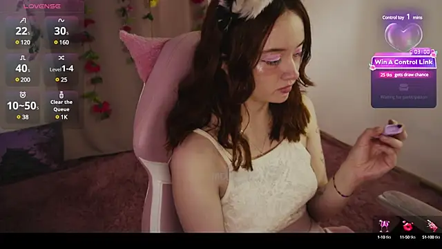 Snapshot of molly_russell chatting on 02/18/25, 05:42 molly russell online show from 02/18/25, 05:42